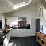 House Gowlane